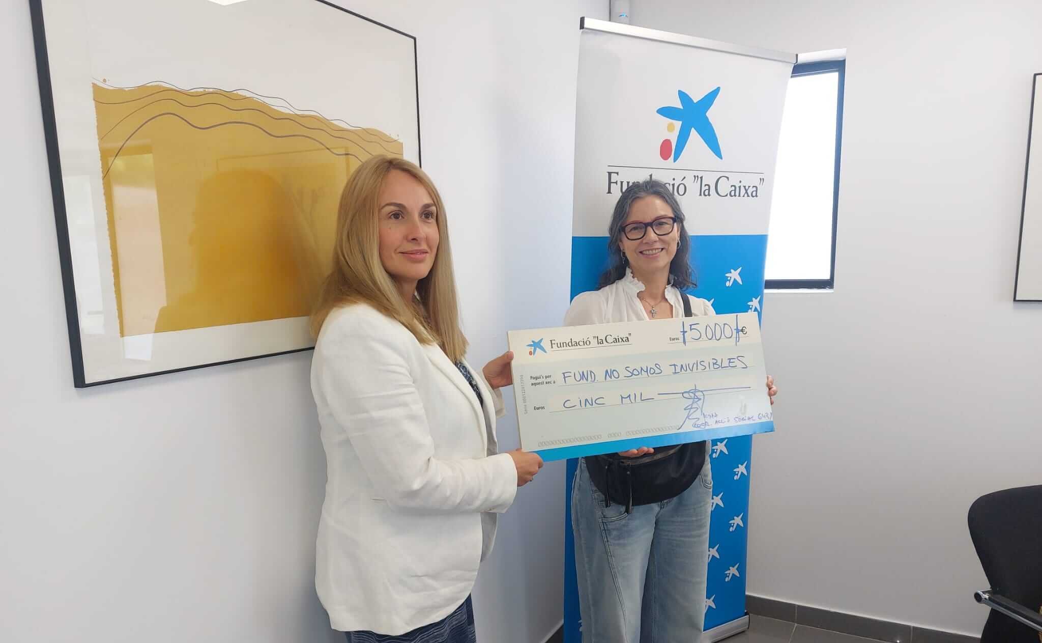 L’oficina de CaixaBank de Castelldefels ens concedeixen 5.000 € per enfortir el Projecte Cercle